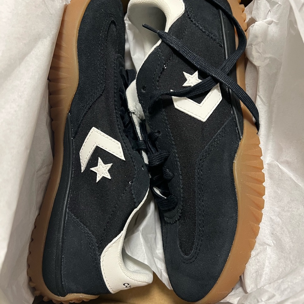 BRAND NEW Converse Black and White Run Star Trainers